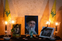 جشن تولدی برای رهبر شهید