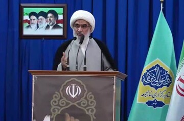 امام جمعه بوشهر: ملت ایران معادلات قدرت جهانی را دگرگون کرده است