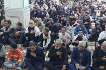 طلسم ترس از آمریکا توسط امام راحل و رهبر شهید انقلاب شکسته شد 