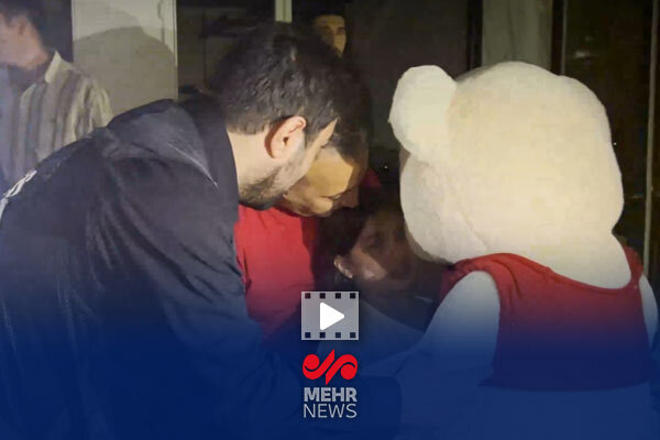 اشکهای یک کودک، روایت دلداری خبرنگار مهر در دل جنگ اشکهای یک کودک، روایت دلداری خبرنگار مهر در دل جنگ