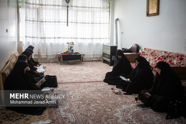 روضه خانگی عزای اربعین رهبر شهید انقلاب در قزوین