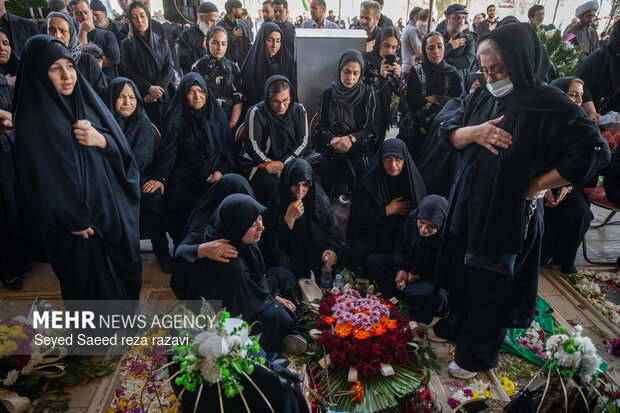 مراسم تشیع شهید دکتر سید کمال خرازی