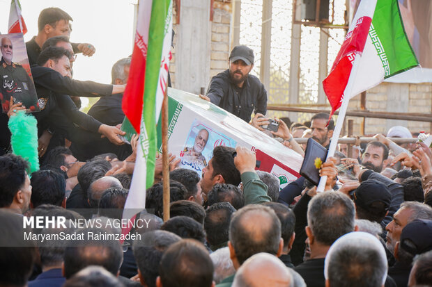 خاکسپاری شهید خادمی در فسا