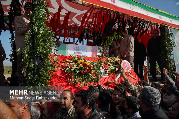 خاکسپاری شهید خادمی در فسا