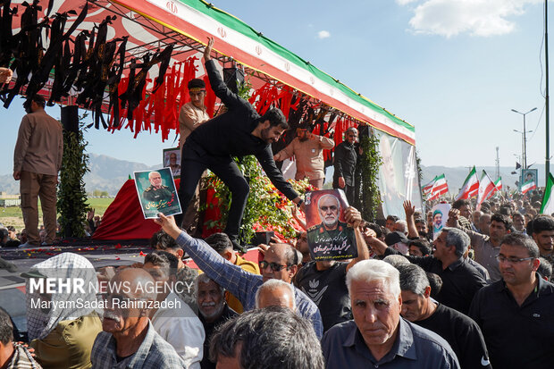 خاکسپاری شهید خادمی در فسا