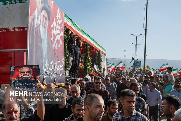 خاکسپاری شهید خادمی در فسا