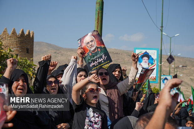 خاکسپاری شهید خادمی در فسا