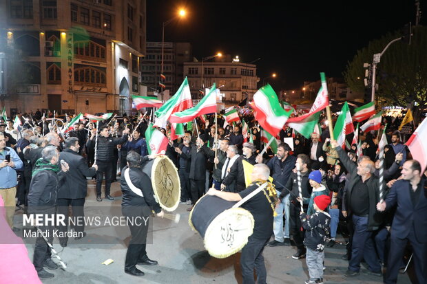 اجتماع حمایت از رزمندگان در مقابله با دشمن آمریکایی - صهیونی