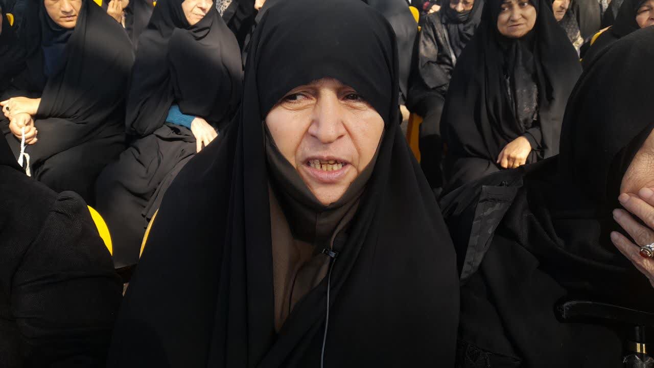 مادر شهیدان رستمی: عزت نظام در گرو حرکت در مسیر خط سرخ شهادت است