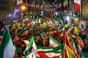تداوم تجمع شبانه زنجانی‌ها در حمایت از وطن