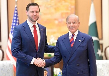 Vance meets with Pakistani PM