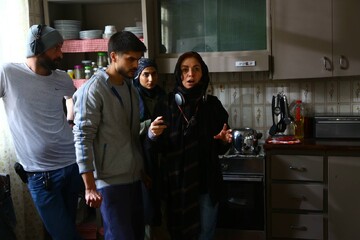 تردید ماندن یا رفتن در «تهران تورنتو»؛ لحظه تحویل سال در حال کار بودیم