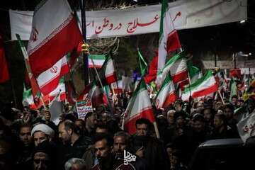 پیام حضور فرزندان ایران و تجدید بیعت با رهبر معظم در حسینیه شهدای اراک