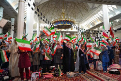 یادواره شهدای دانش آموز میناب در حرم شاهچراغ(ع)