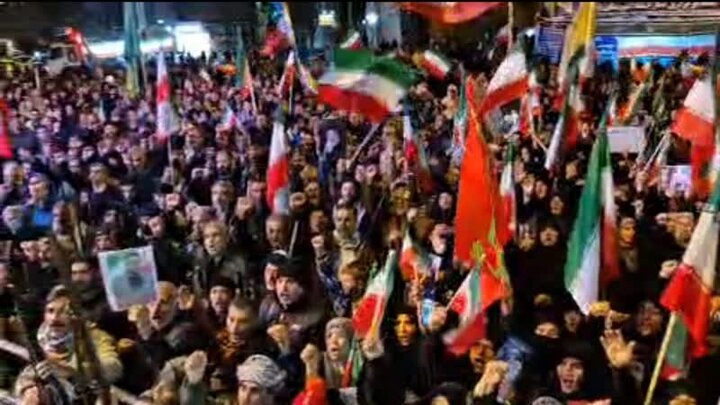 فریاد یک‌صدای مردم نورآباد با شعار «مرگ بر اسرائیل»