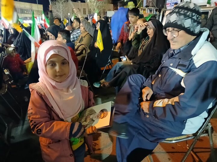 کودکان انقلابی؛ روایت حضور نسل آینده در شب‌های پرشور کردستان