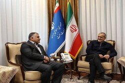 بازدید رئیس‌جمهور از وزارت نفت و بررسی اقدامات این وزارتخانه