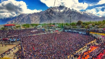 حضور شعبي غير مسبوق خلال أربعين الإمام الخامنئي في باكستان