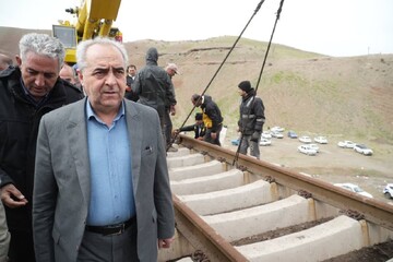 سرمست:عملیات بازسازی پل راه آهن میانه امشب تمام می‌شود