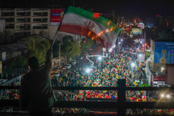 اجتماع پرشور مردم شیراز در حمایت از وطن