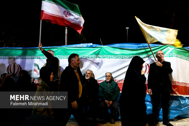 اجتماع حمایت از رزمندگان در مقابله با دشمن آمریکایی - صهیونی