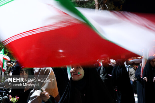 اجتماع حمایت از رزمندگان در مقابله با دشمن آمریکایی - صهیونی