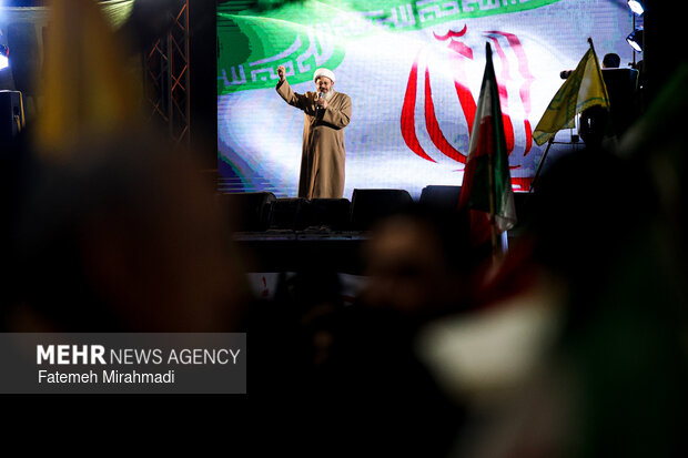 اجتماع حمایت از رزمندگان در مقابله با دشمن آمریکایی - صهیونی