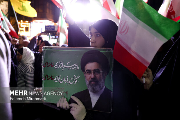 اجتماع حمایت از رزمندگان در مقابله با دشمن آمریکایی - صهیونی