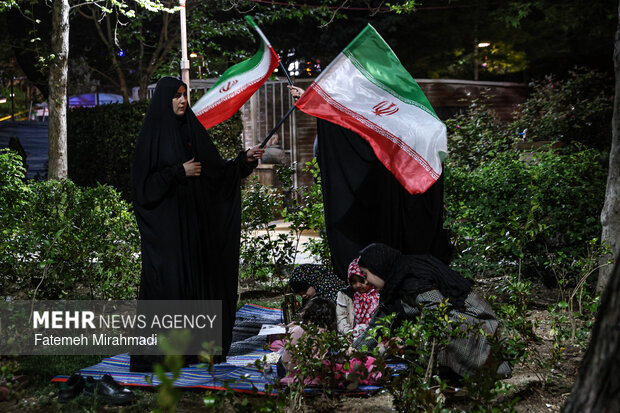 اجتماع حمایت از رزمندگان در مقابله با دشمن آمریکایی - صهیونی