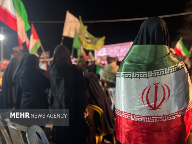 پایان ویژه برنامه اربعین یاران دبستانی در گلزار شهدای دانش‌آموز میناب