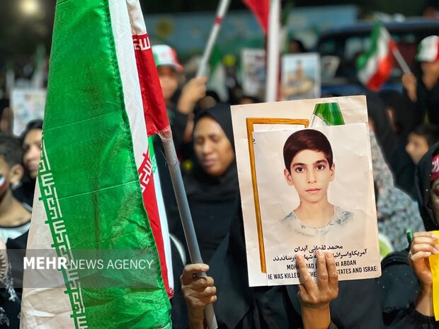 پایان ویژه برنامه اربعین یاران دبستانی در گلزار شهدای دانشآموز میناب