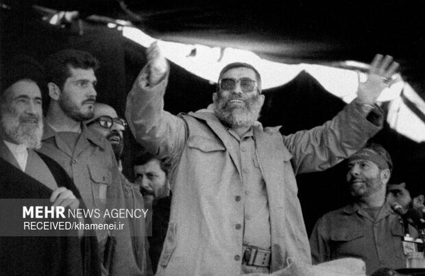 امامِ قائدِ شهید