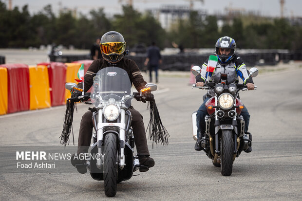 تجمع کاروان خودرویی و موتوری وحدت و اقتدار