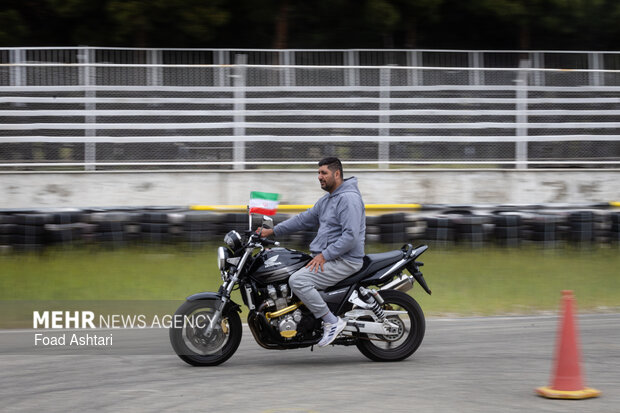 تجمع کاروان خودرویی و موتوری وحدت و اقتدار