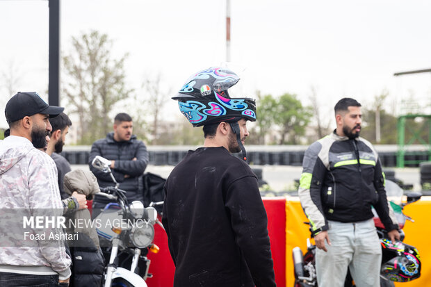 تجمع کاروان خودرویی و موتوری وحدت و اقتدار