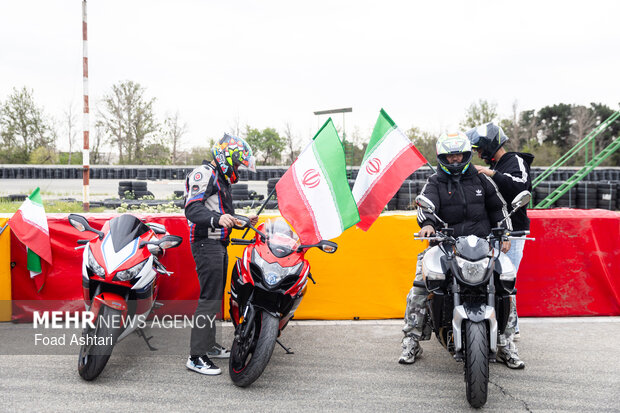 تجمع کاروان خودرویی و موتوری وحدت و اقتدار