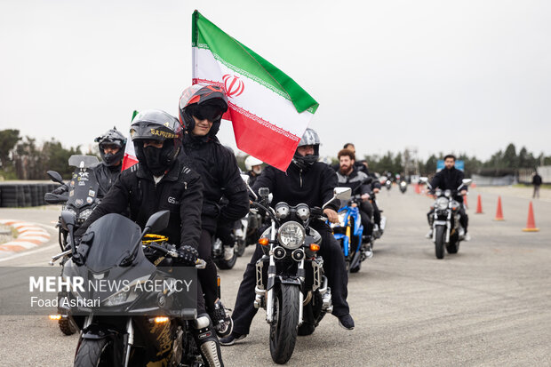 تجمع کاروان خودرویی و موتوری وحدت و اقتدار