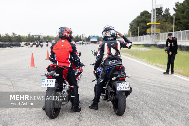 تجمع کاروان خودرویی و موتوری وحدت و اقتدار