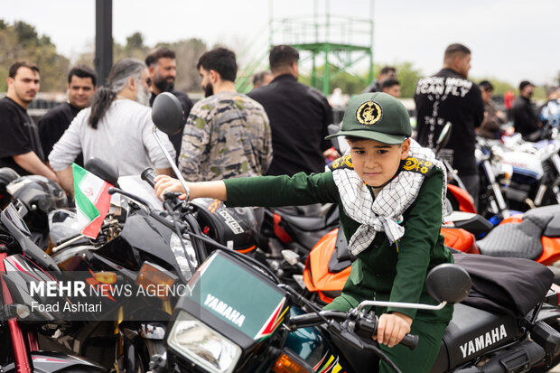 تجمع کاروان خودرویی و موتوری وحدت و اقتدار