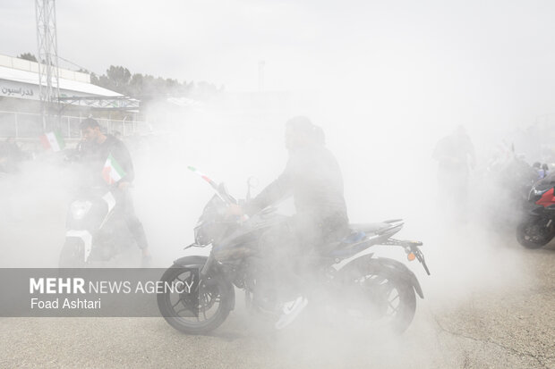 تجمع کاروان خودرویی و موتوری وحدت و اقتدار