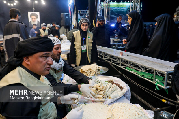 Iraqi mawkibs in Iran shows solidarity between two nations
