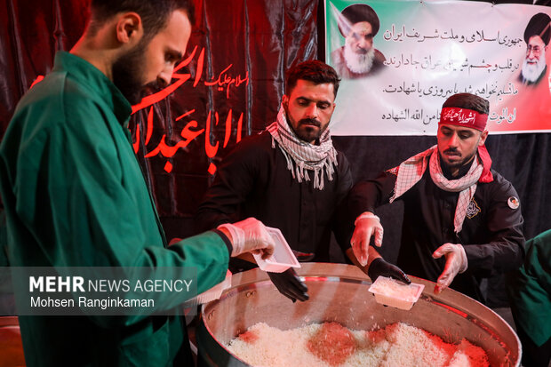 Iraqi mawkibs in Iran shows solidarity between two nations
