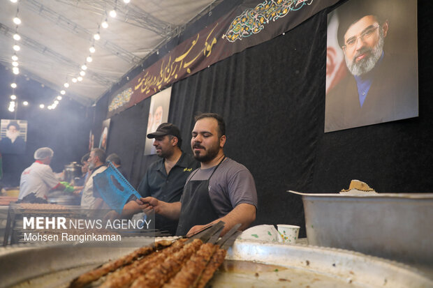 Iraqi mawkibs in Iran shows solidarity between two nations
