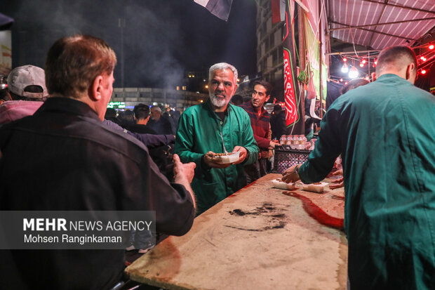 Iraqi mawkibs in Iran shows solidarity between two nations

