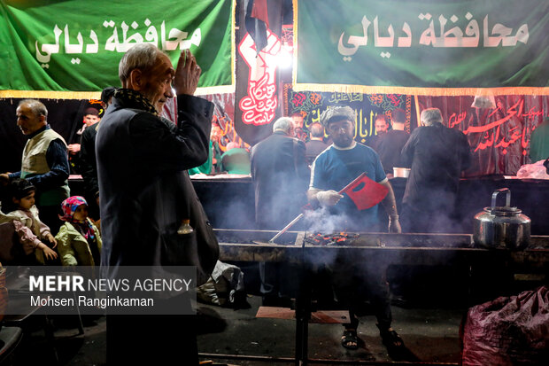 Iraqi mawkibs in Iran shows solidarity between two nations
