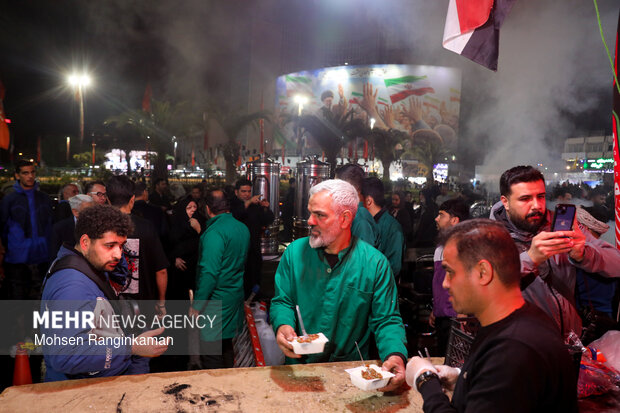 Iraqi mawkibs in Iran shows solidarity between two nations
