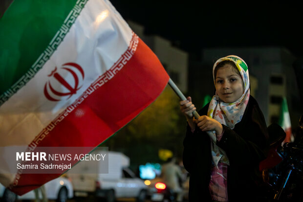 اجتماع حمایت از رزمندگان در مقابله با دشمن آمریکایی - صهیونی