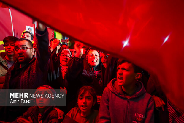 اجتماع پرشور مردم شیراز در خیابان معالی آباد