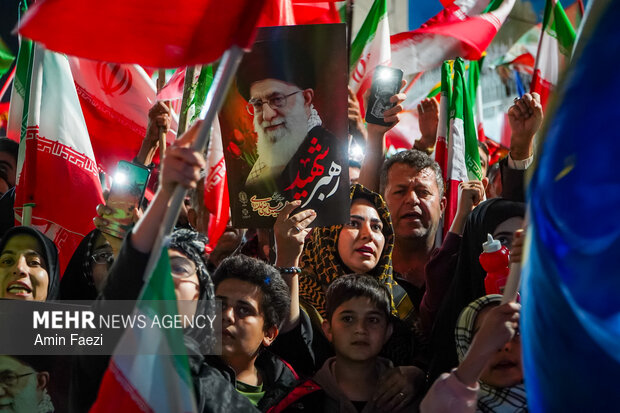 People in Shiraz pledges allegiance to news Leader
