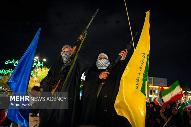 People in Shiraz pledges allegiance to news Leader
